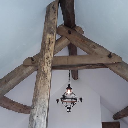 La Belle Ame Bed & Breakfast Saint-Priest-des-Champs Rom bilde