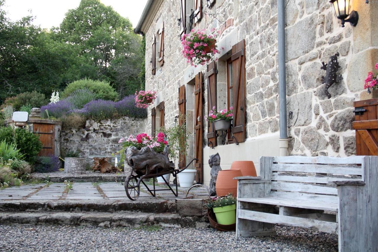 La Belle Ame Bed & Breakfast Saint-Priest-des-Champs Eksteriør bilde