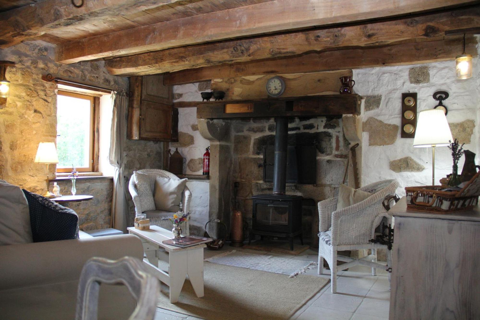 La Belle Ame Bed & Breakfast Saint-Priest-des-Champs Rom bilde