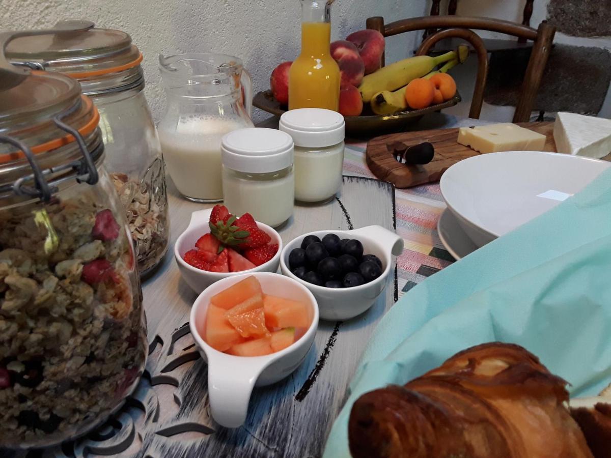 La Belle Ame Bed & Breakfast Saint-Priest-des-Champs Eksteriør bilde