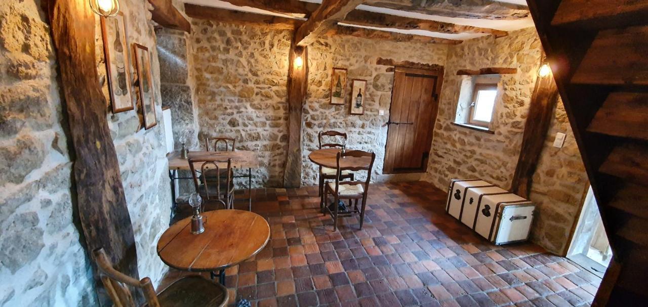 La Belle Ame Bed & Breakfast Saint-Priest-des-Champs Eksteriør bilde
