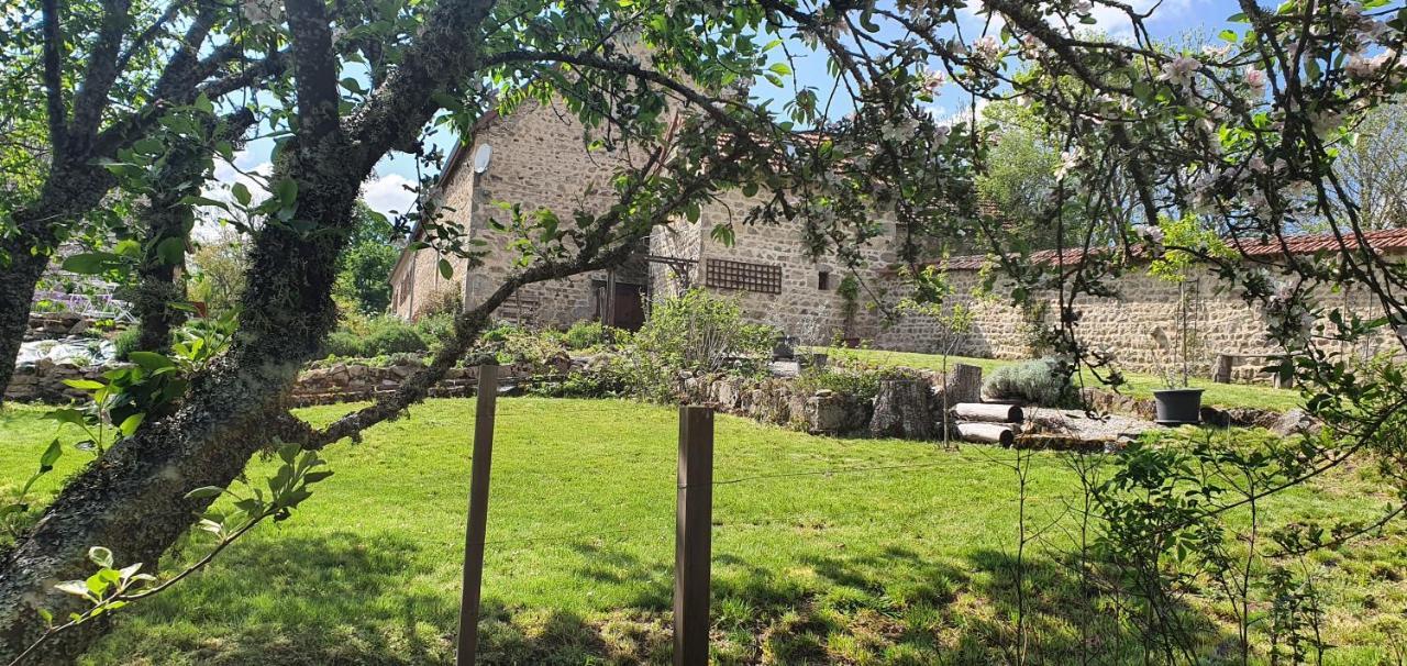 La Belle Ame Bed & Breakfast Saint-Priest-des-Champs Eksteriør bilde